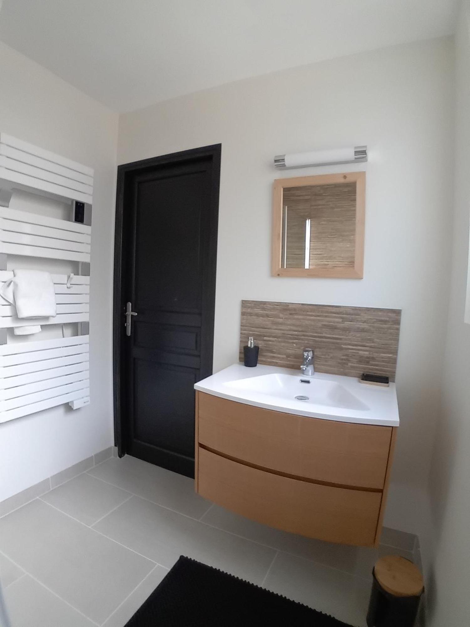 Climats Des Echaliers Apartment Бон Стая снимка