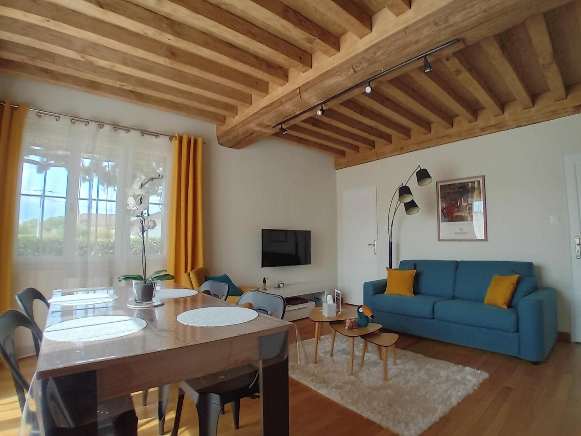 Climats Des Echaliers Apartment Бон Стая снимка